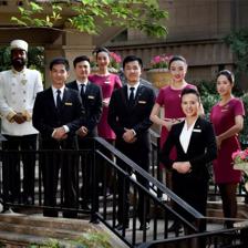 蓝光进化论 以“两只手”卡位现代服务业，物业管理抢滩万亿级蓝海市场